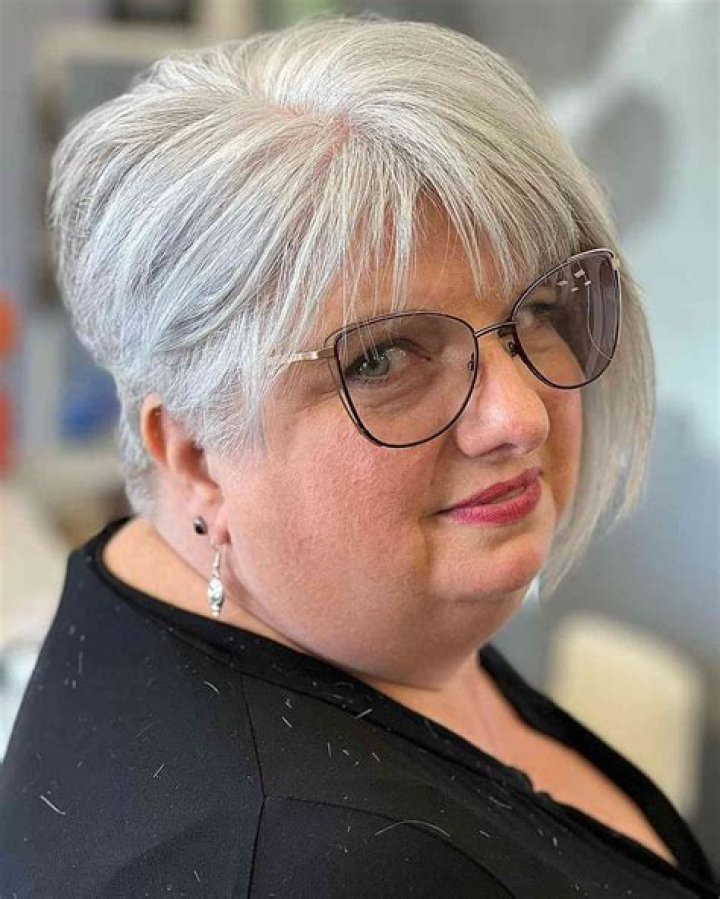 100 Short Hairstyles for Fat Faces & Double Chins Fashiondioxide