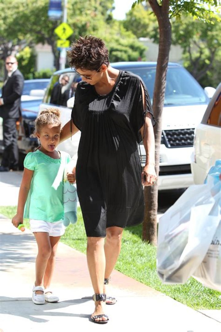 [10000印刷&radic;] halle berry&rsquo;s mom 771828Halle berry mom Bestpixtajpnbrc