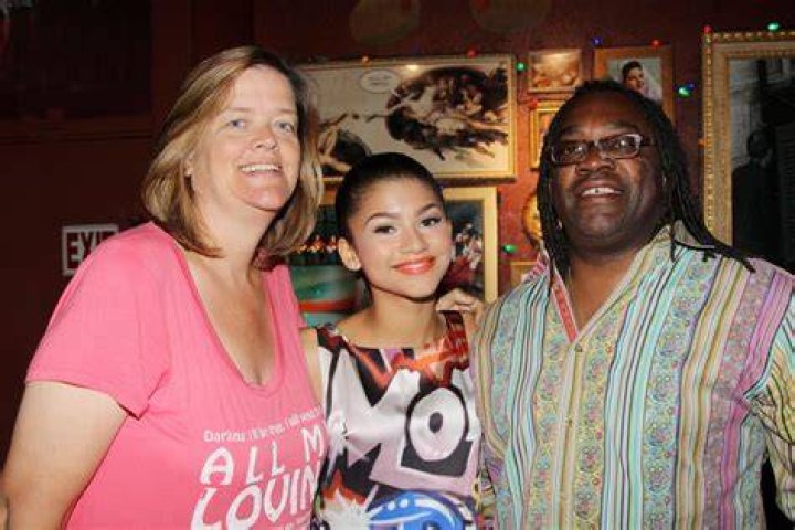 11 Facts About Claire Stoermer Zendaya's Mom [2023]