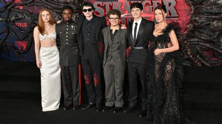 11 Times Stranger Things Stars Natalia Dyer and Charlie Heaton Sparked