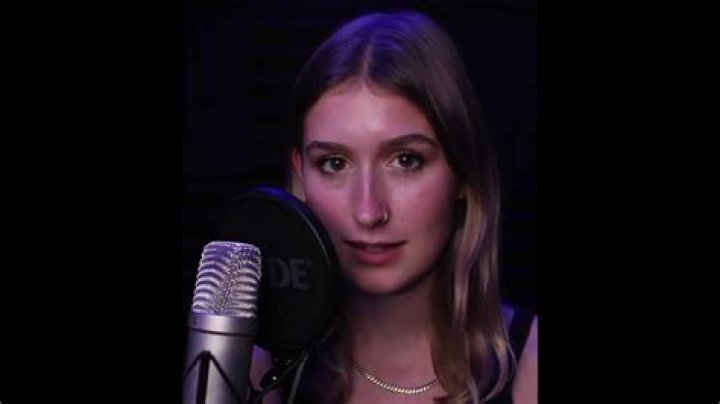 🦄 zoerhodeasmr Zoe Rhode ASMR TikTok