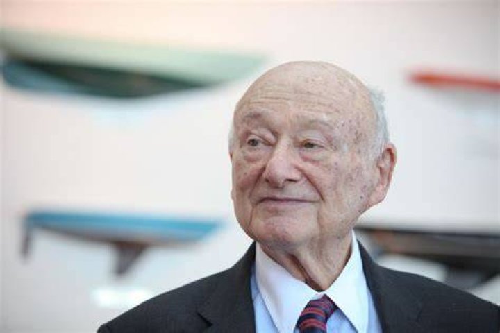 Is Ed Koch related to Koch brothers? 1 130201061821 ed koch 01