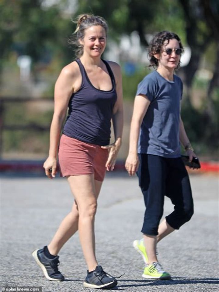 18 Sexy New Sara Gilbert Bikini Pics