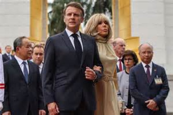 2023 Brigitte Macron with extensions the secret of her haircut