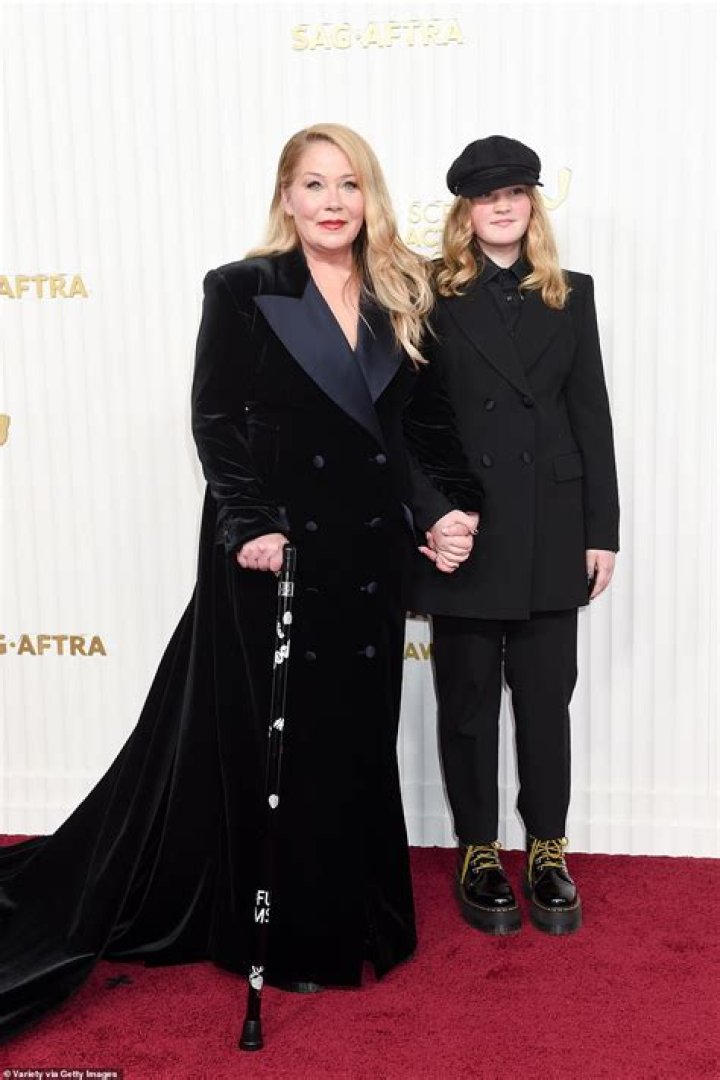 2023 SAG Awards Christina Applegate brings daughter to show&hellip; after
