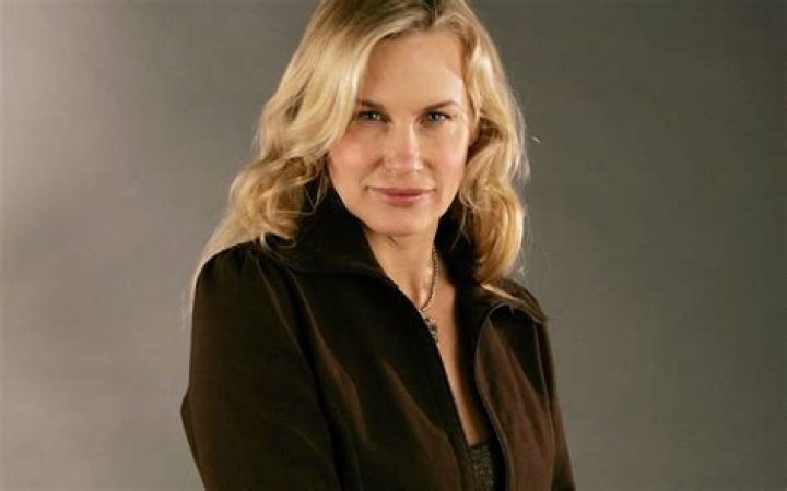 2560x1600 Resolution daryl hannah, actress, celebrity 2560x1600
