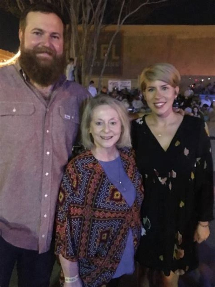 2,646 Season 1 Premiere Party. Laurel Mercantile Co.