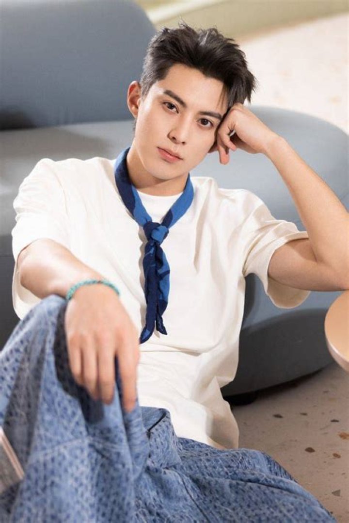 อัลบั้ม 92+ ภาพ Dylan Wang แต่งงาน ความละเอียด 2k, 4k