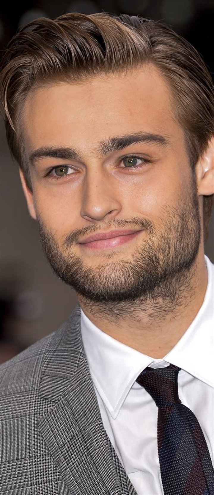 3840x1920 douglas booth, actor, smile 3840x1920 Resolution Wallpaper