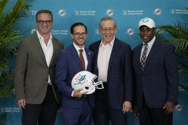 5 takeaways from Mike McDaniel's introductory news conference