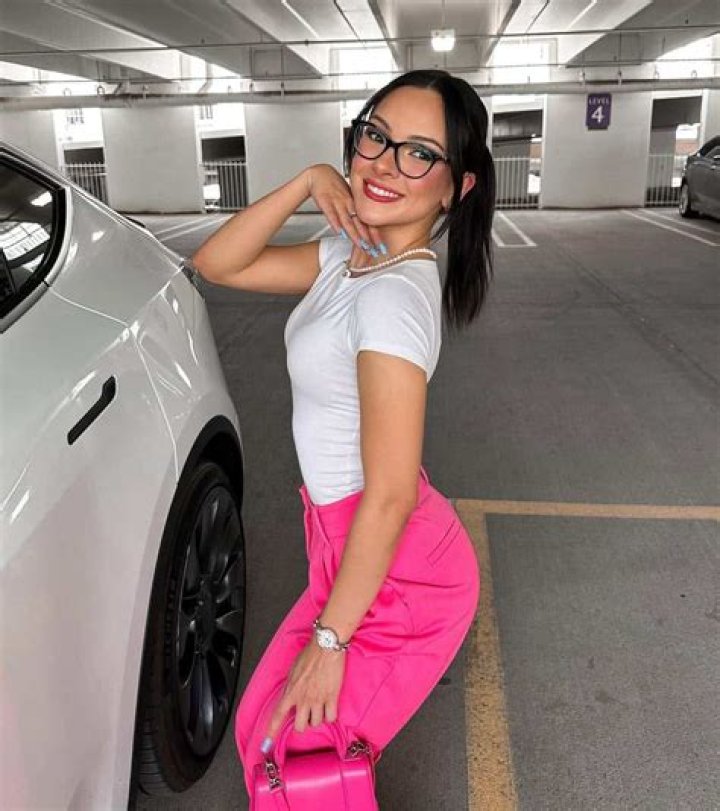 9 Hot Milan Mirabella Bikini Pics