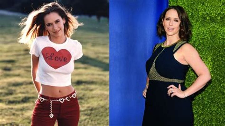 911 Show Jennifer Love Hewitt's Weight Gain Noticed By Fox Viewers!