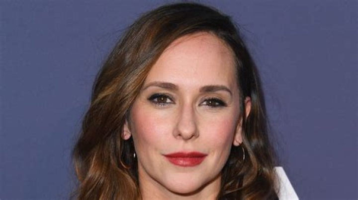 911 star Jennifer Love Hewitt debuts shocking new look HELLO!
