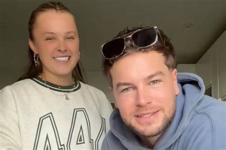 A Deep Dive Into Jojo Siwa's Pregnancy Rumors