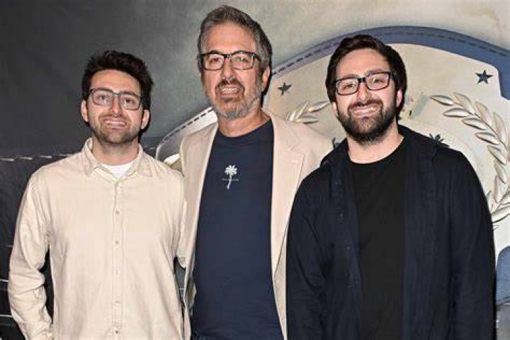 A Guide to Ray Romano&rsquo;s Family Meet His Wife, Brothers and 4 Children