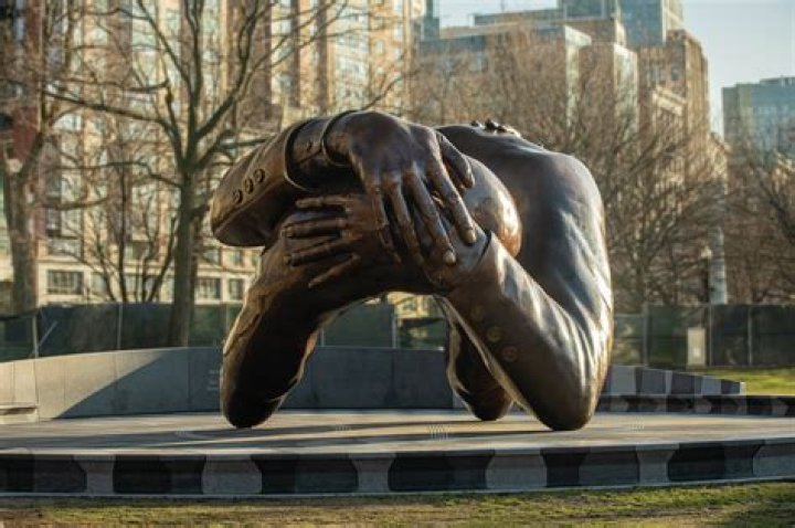 A monument honoring Dr. Martin Luther King Jr. and Coretta Scott King