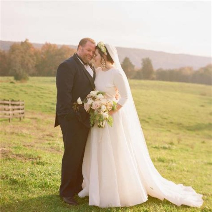 A Virginia Farm Wedding With a Bold Color Palette