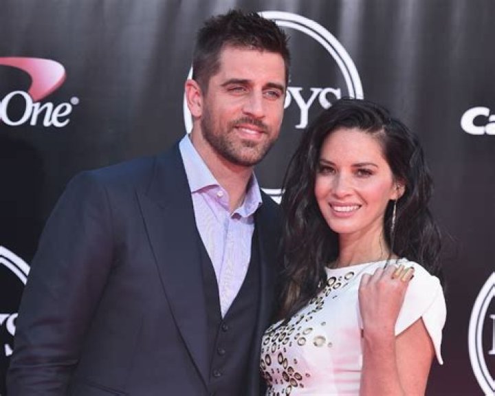 Aaron Rodgers Family Photos, Wife, Age, Height, Net Worth