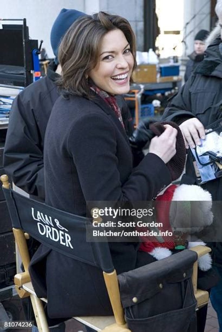 Actress Alana De La Garza and actor Linus Roache attend the 61st Annual