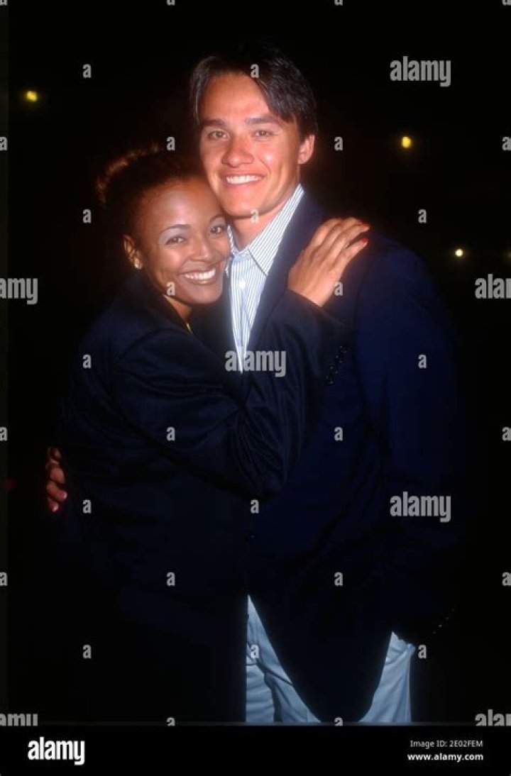 Actress Kim Fields and husband Jonathan Freeman attend the premiere