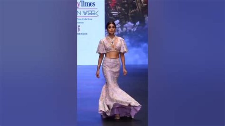 Actress Shriya Saran Walks Ramp as Showstopper Varun Chakkilam&rsquo;s New