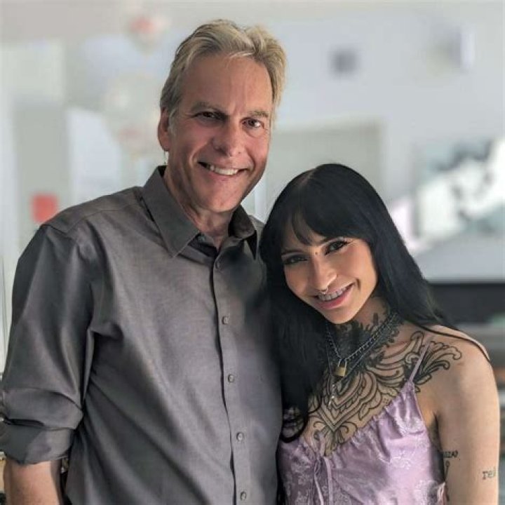 Adam Curry 2024 Wife, net worth, tattoos, smoking & body facts Taddlr