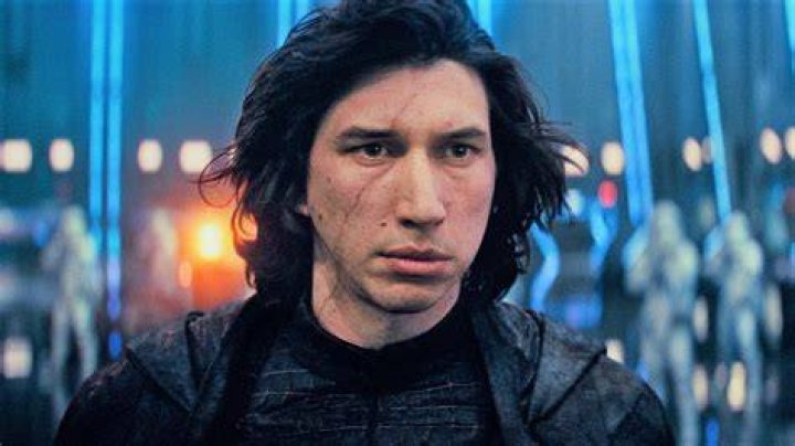 Adam Driver estrena un impactante look en el rodaje de su nueva pel&iacute;cula