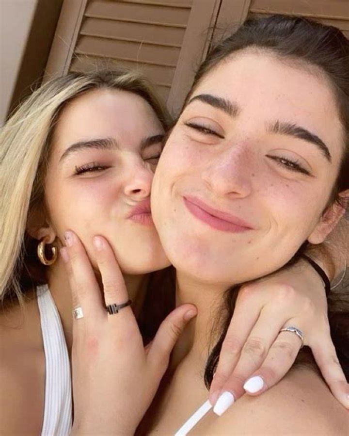 Addison Rae & Dixie D’Amelio Get Roasted for “Basic” Met Gala
