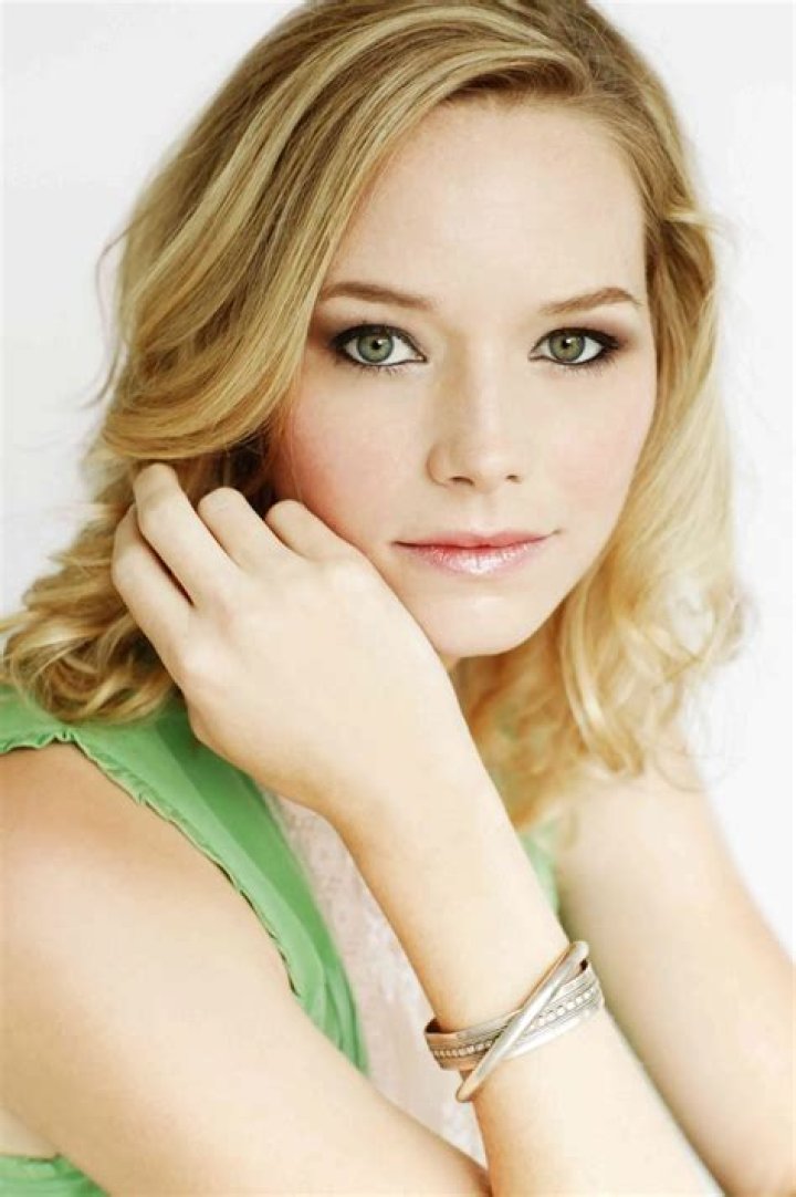 Adrienne Pickering Height, Weight, Net Worth, Age, Birthday, Wikipedia