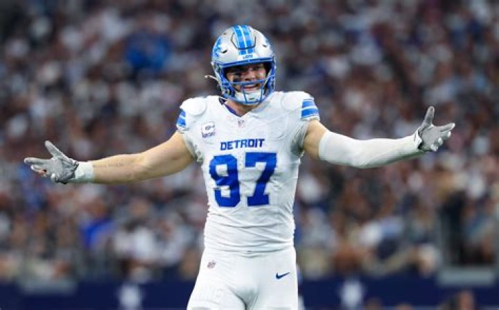 Aidan Hutchinson's family lives it up before 2022 NFL Draft Noti Group