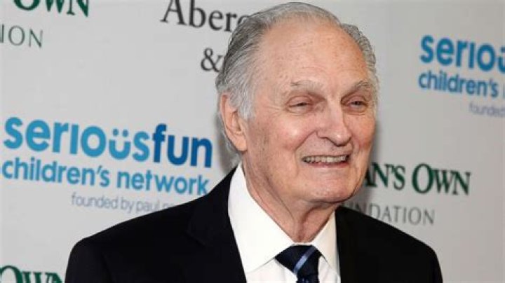 Alan Alda Age, Net Worth, Height, Affair, Career, and More (2022)