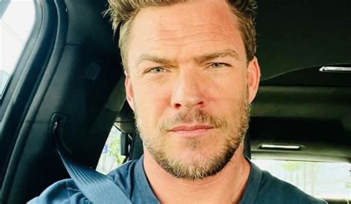 Alan Ritchson Height, Weight, Body Measurements.