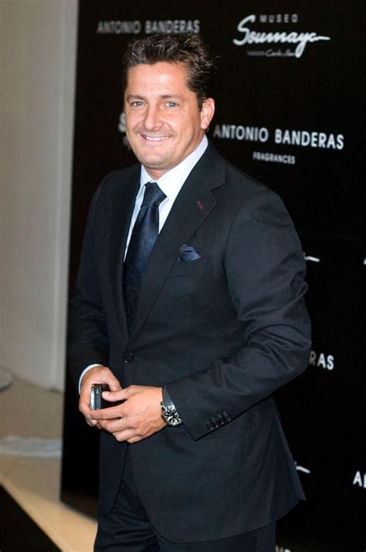Alejandro Basteri historia real del hermano de Luis Miguel GQ