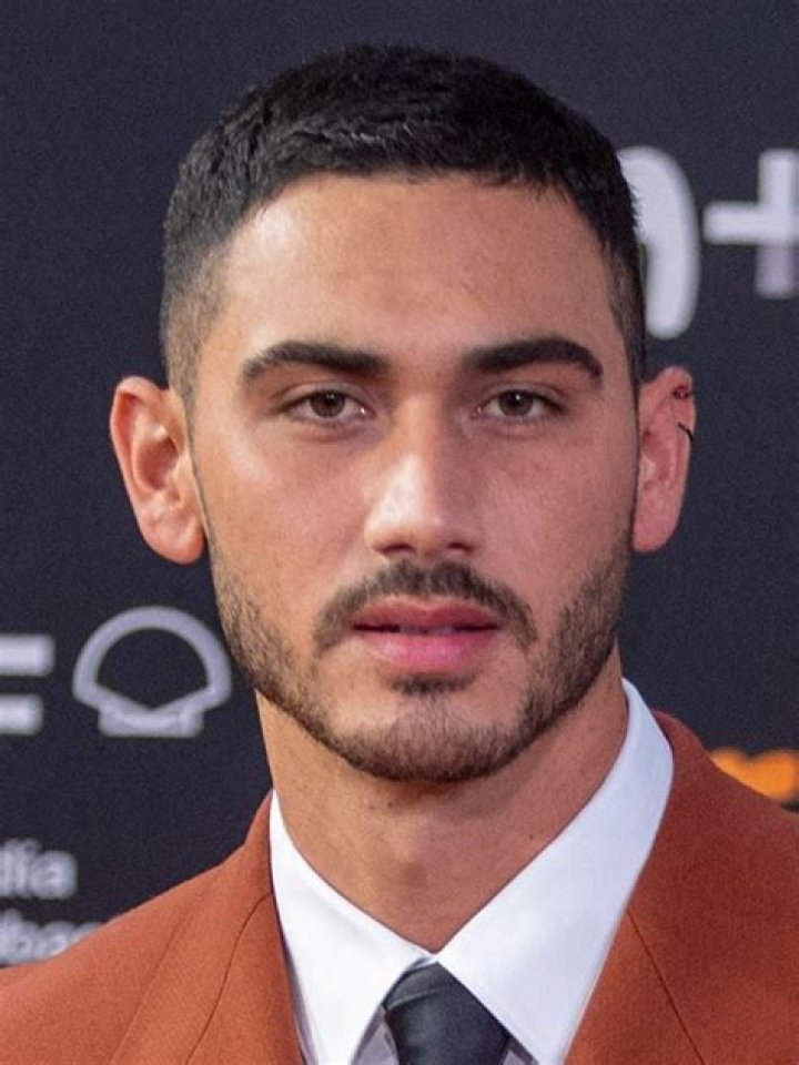 Alejandro Speitzer A biografia AdoroCinema