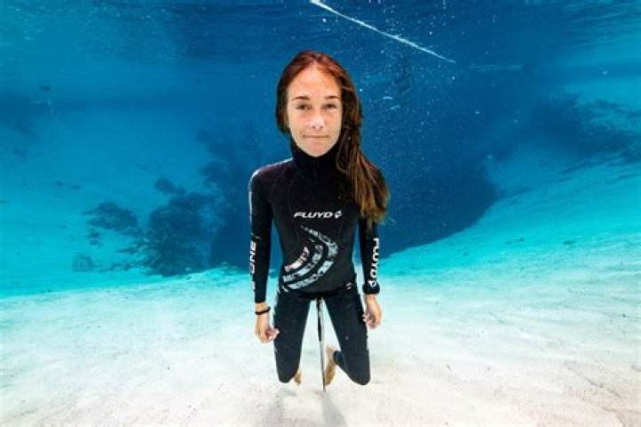 Alessia Zecchini Sets New Constant Weight NoFins Freediving World