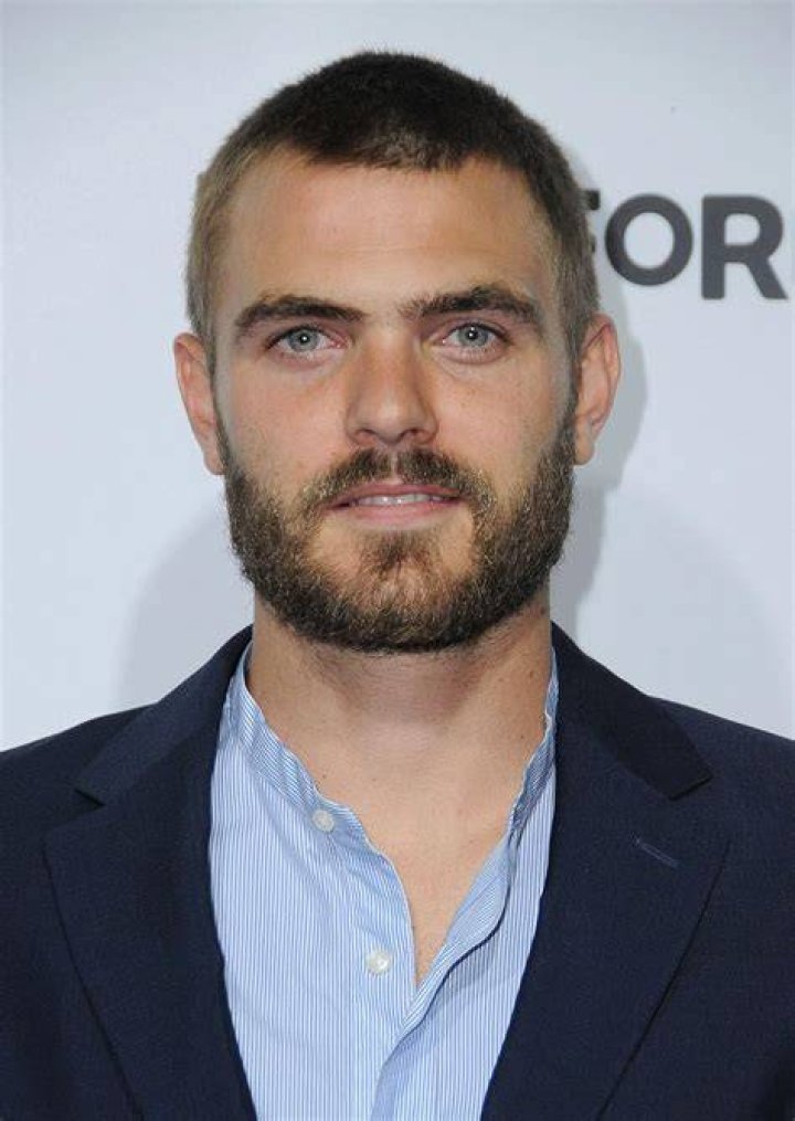 Alex Roe IMDb