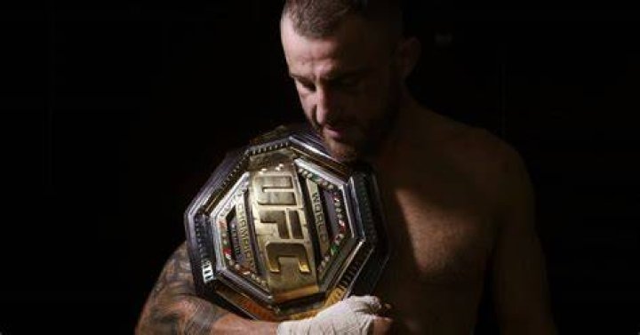 Alex Volkanovski returns home as UFC featherweight champion Illawarra