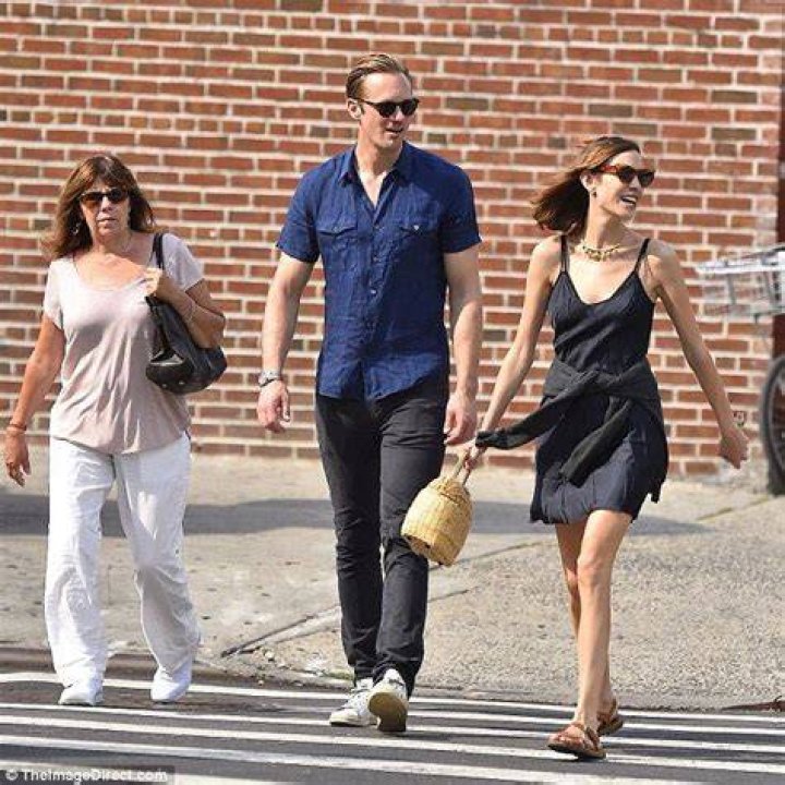 Alexa Chung enjoys date with boyfriend Alexander Skarsgard and his mum