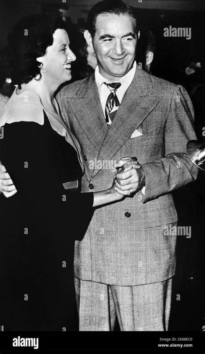 ALICE GOODMAN & BENNY GOODMAN MUSICIAN AND WIFE (1956 Stock Photo Alamy