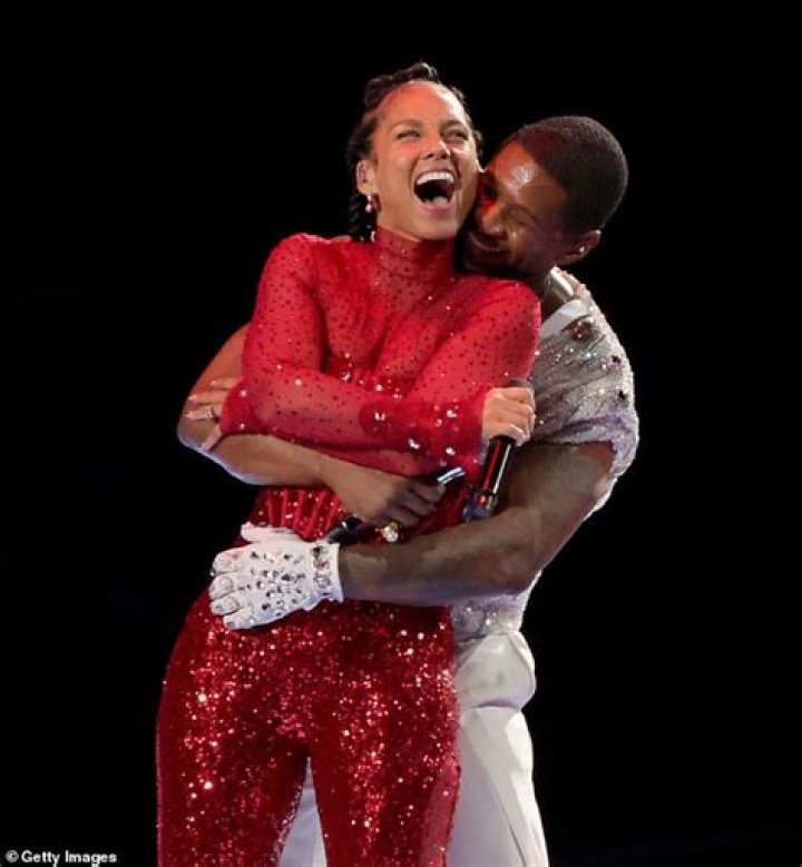 Alicia Keys Sexy Costumes at Grammys POPSUGAR Love & Sex Photo 9