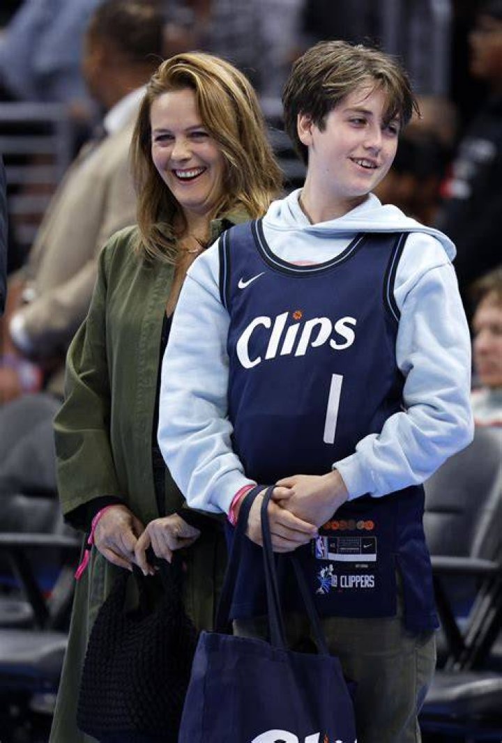 Alicia Silverstone says her son, 9, was bullied for his long hair but