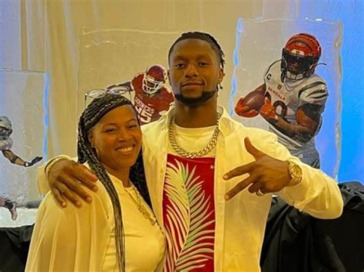 Alise Mixon, Joe Mixon's Mom Has His Back No Matter the Odds