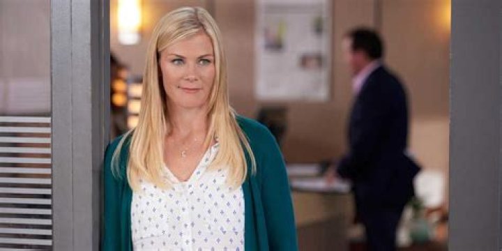 Alison Sweeney Biography, Age, Height, Husband mrDustBin