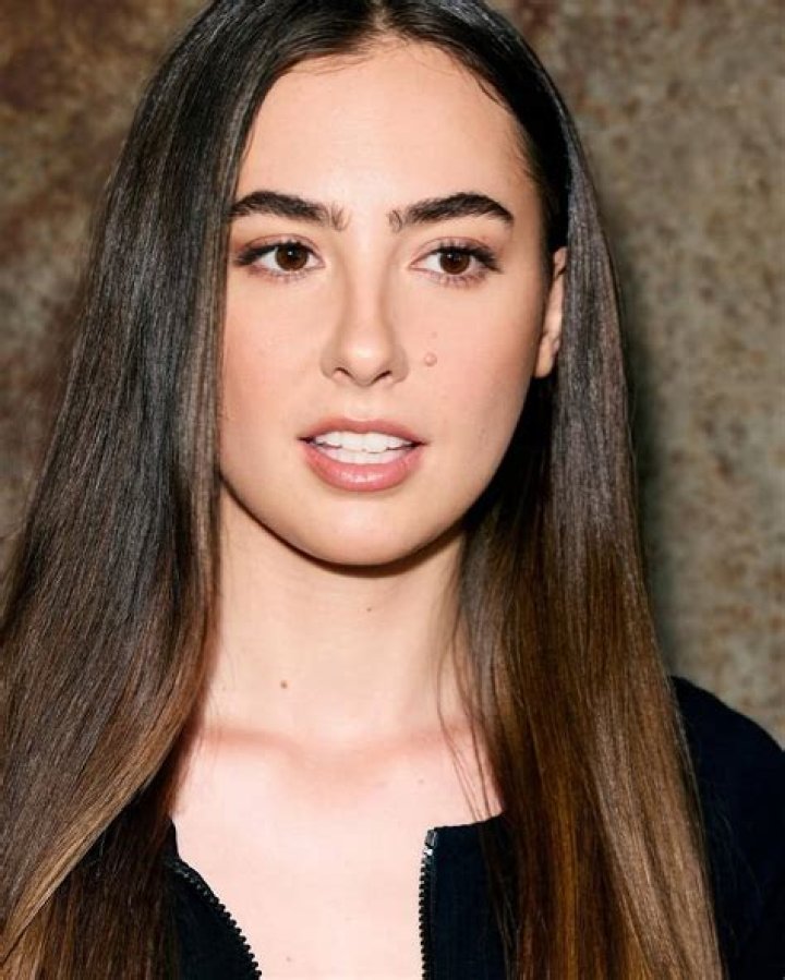 Alix Villaret Biography, Wiki, Age, Family, Net Worth, Film, Image