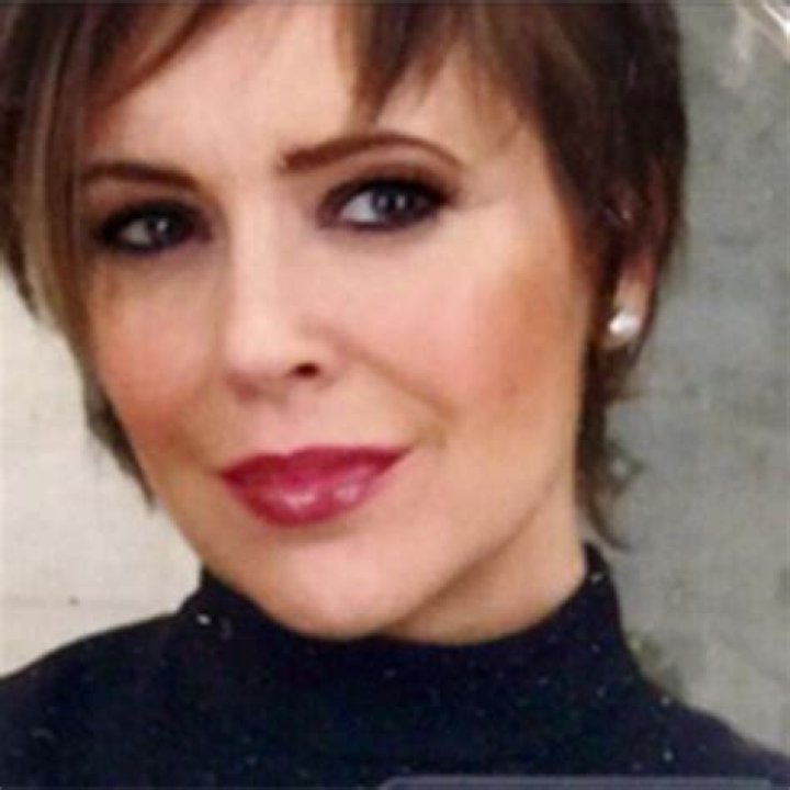 Alyssa Milano Returns to Short Haircut for 43rd Birthday E! News