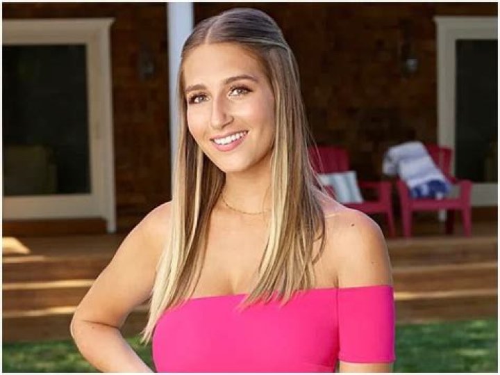 Amanda Batula Wiki Age, Bio, Married, Husband, Ring, Net Worth