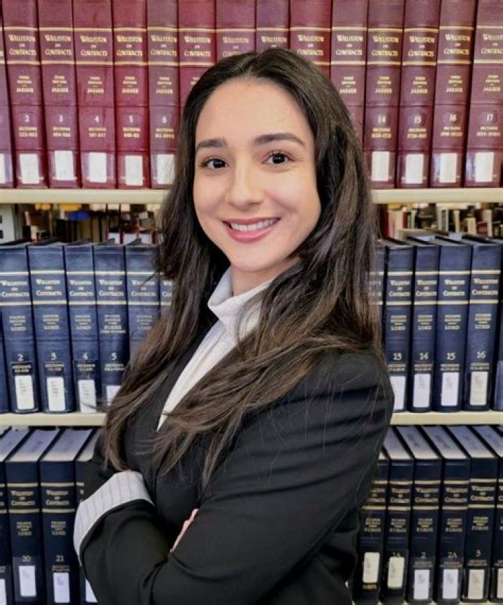 Amanda Carbajales Bio, Net Worth 2024, Age, Height