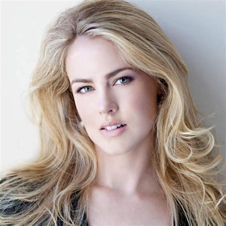 Amanda Schull Height, Weight, Age, Spouse, Biography, Family, Facts