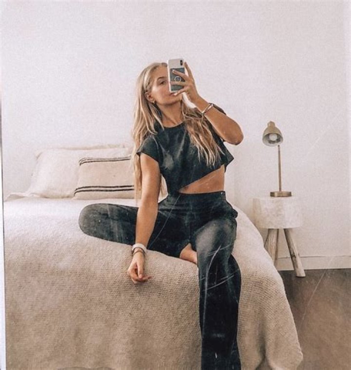 Amanda Trivizas Nude Mirror Selfies Onlyfans Set Leaked Nude Nudes