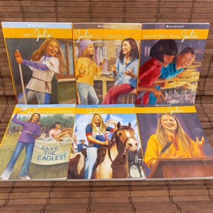 AMERICAN GIRL 4 1974 cover girl Julie Gholson; dolphins; readercreated